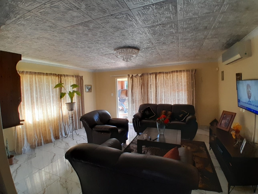 4 Bedroom Property for Sale in Kathu Northern Cape